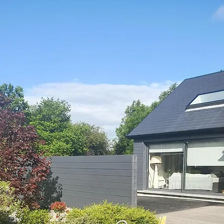 Modern County Studio Apartmán *